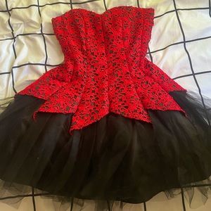 Windsor Masquerade dress, size 3/4